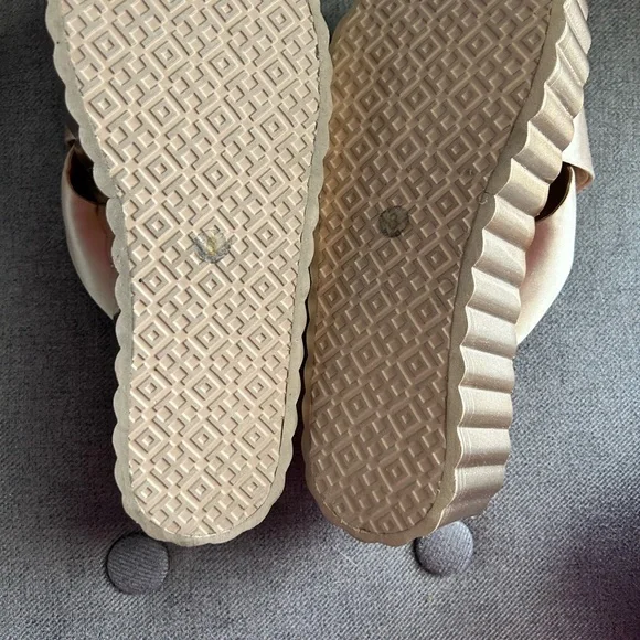 Tory Burch Women's Cream Rosey gold Sandals size 8 - Picture 5 of 5